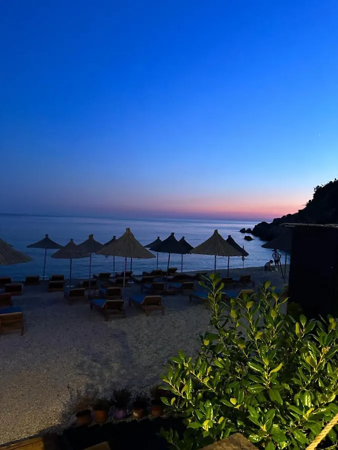 Corallo Rooms Himare 0*,  Albanien
