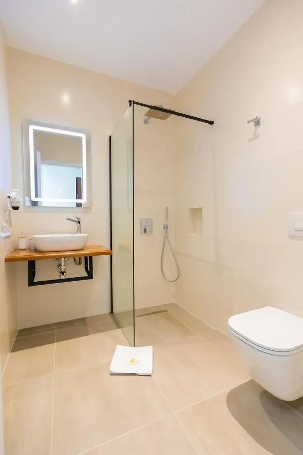 Corallo Rooms Himara